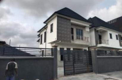 4 bedroom Fully Detached House