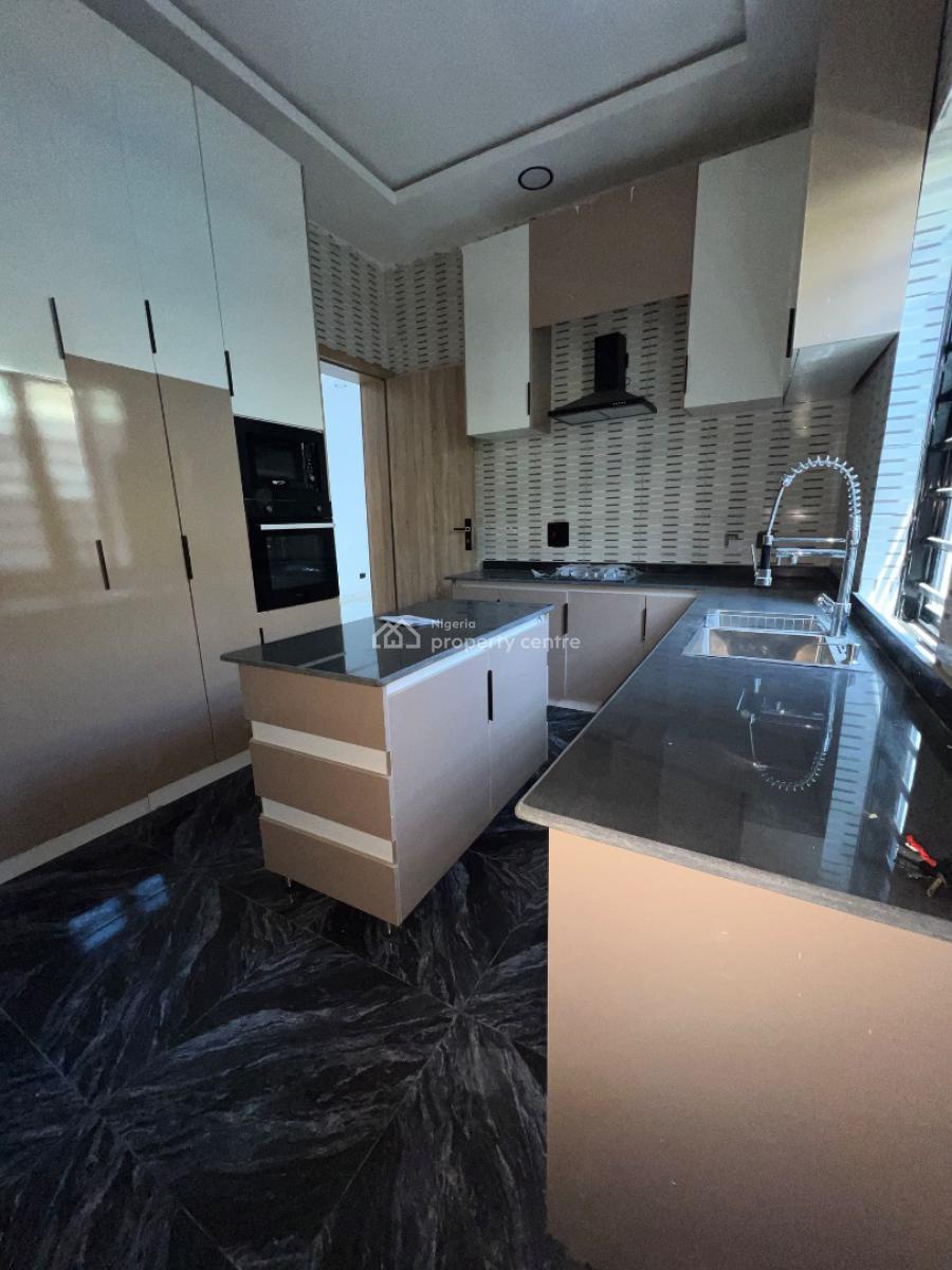 Newly Built 5 Bedroom Duplex