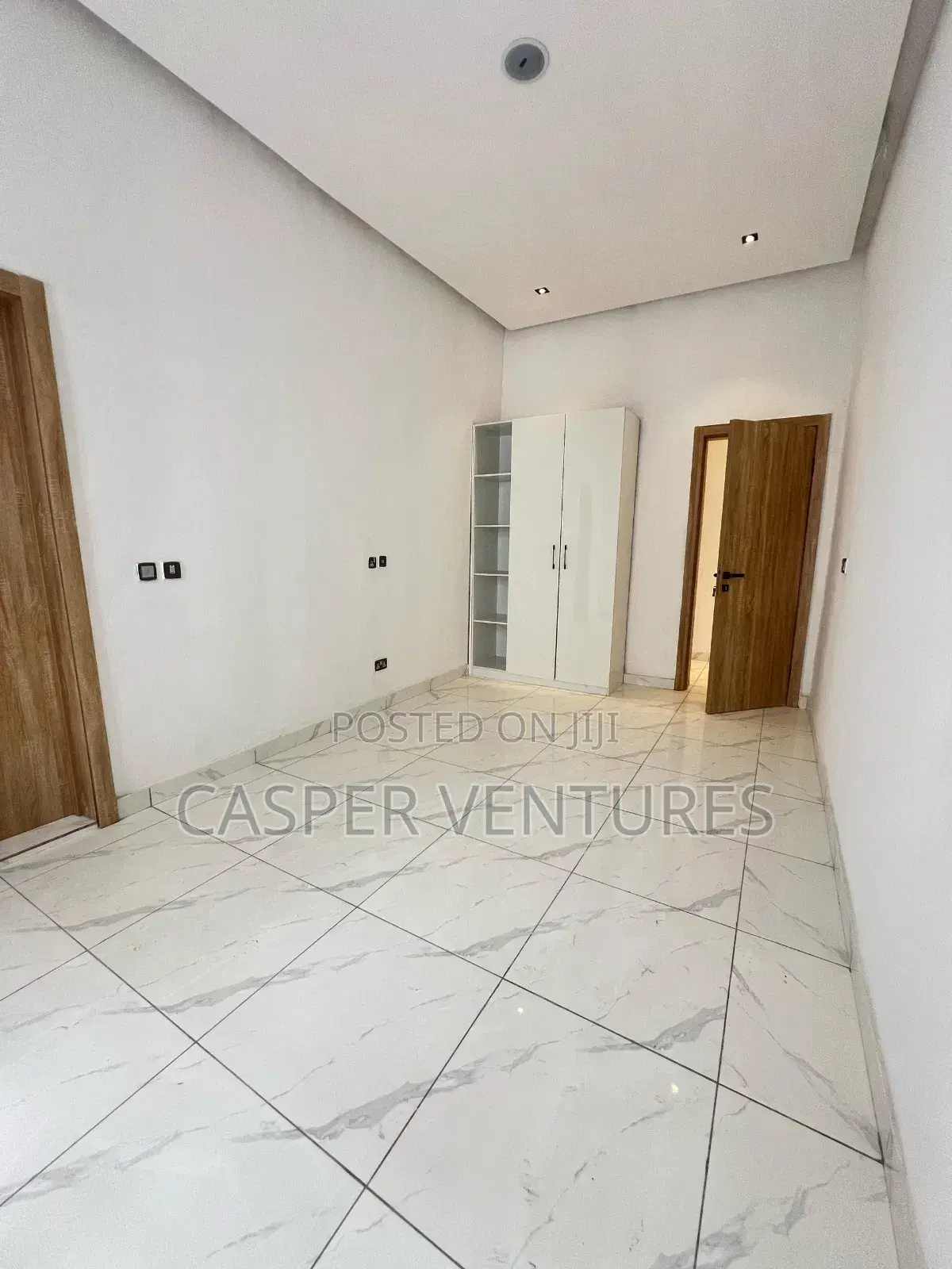 5bdrm Duplex in Avex, Sangotedo for sale