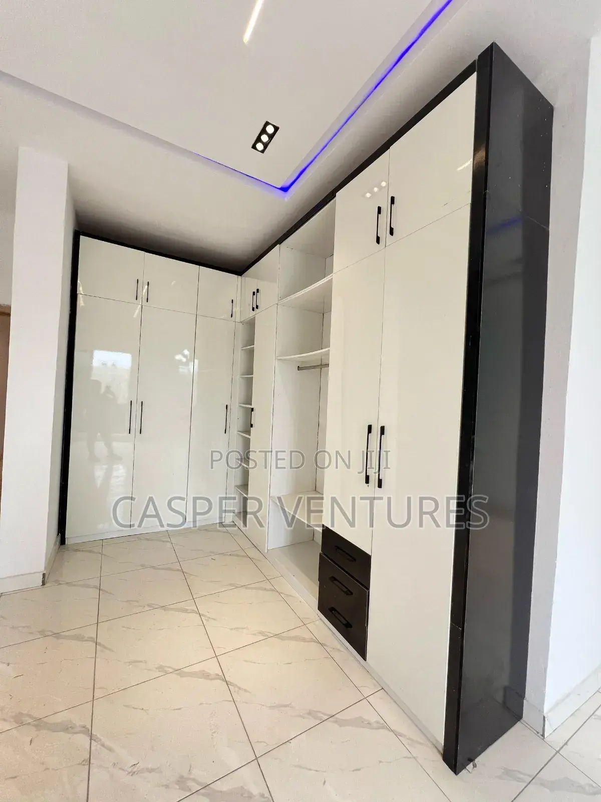 5bdrm Duplex in Avex, Sangotedo for sale