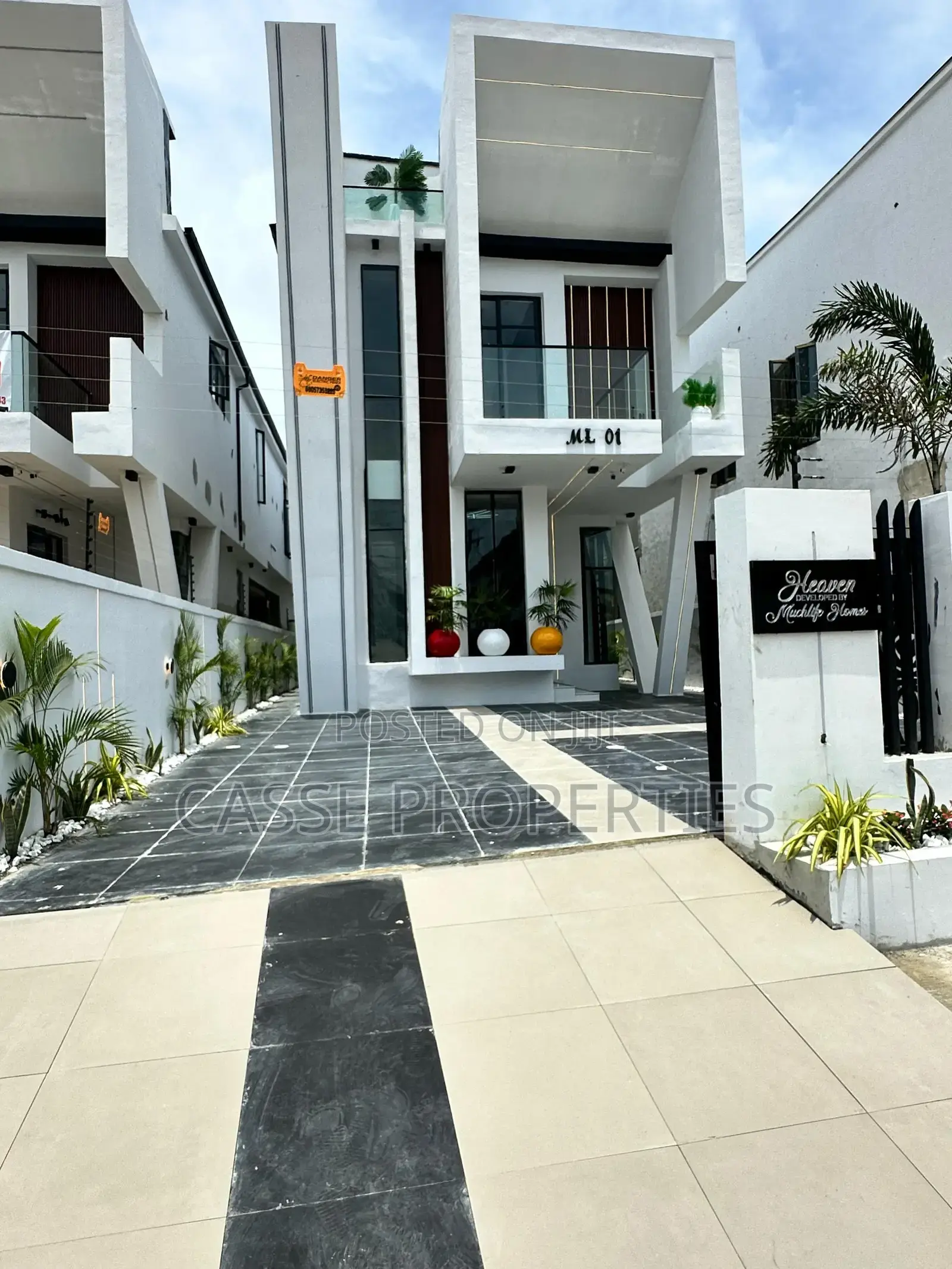 5bdrm Duplex in Clean, Ikota for sale
