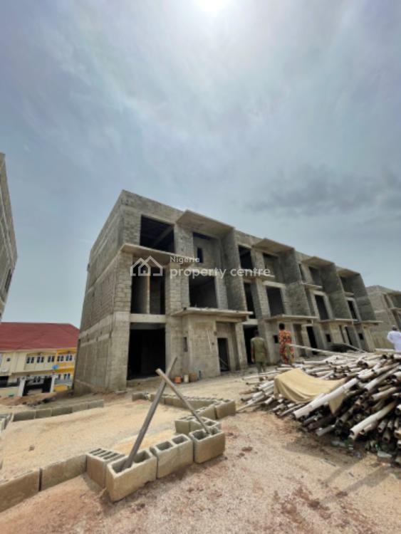 4 bedroom terraced duplex for sale