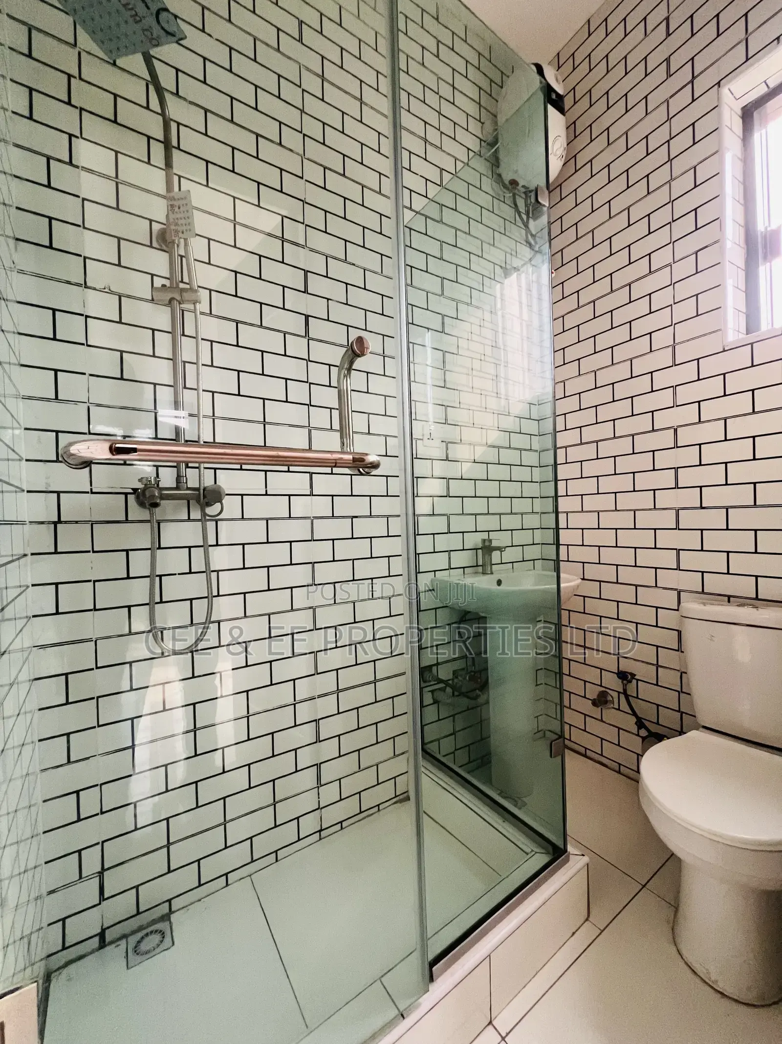 4bdrm Duplex in Ikota Villa Estate, for sale