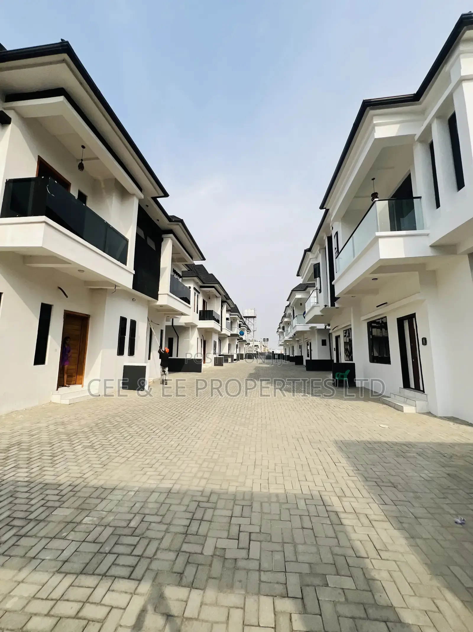 4bdrm Duplex in Ikota Villa Estate, for sale