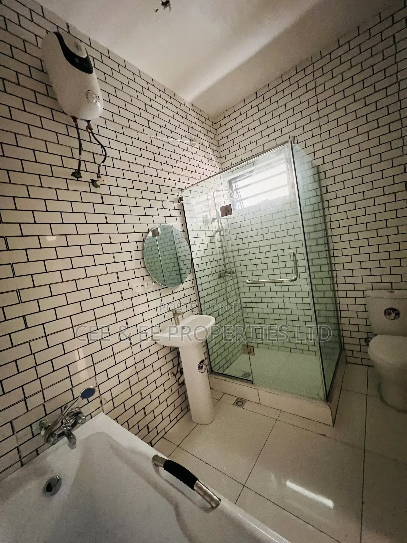4bdrm Duplex in Ikota Villa Estate, for sale