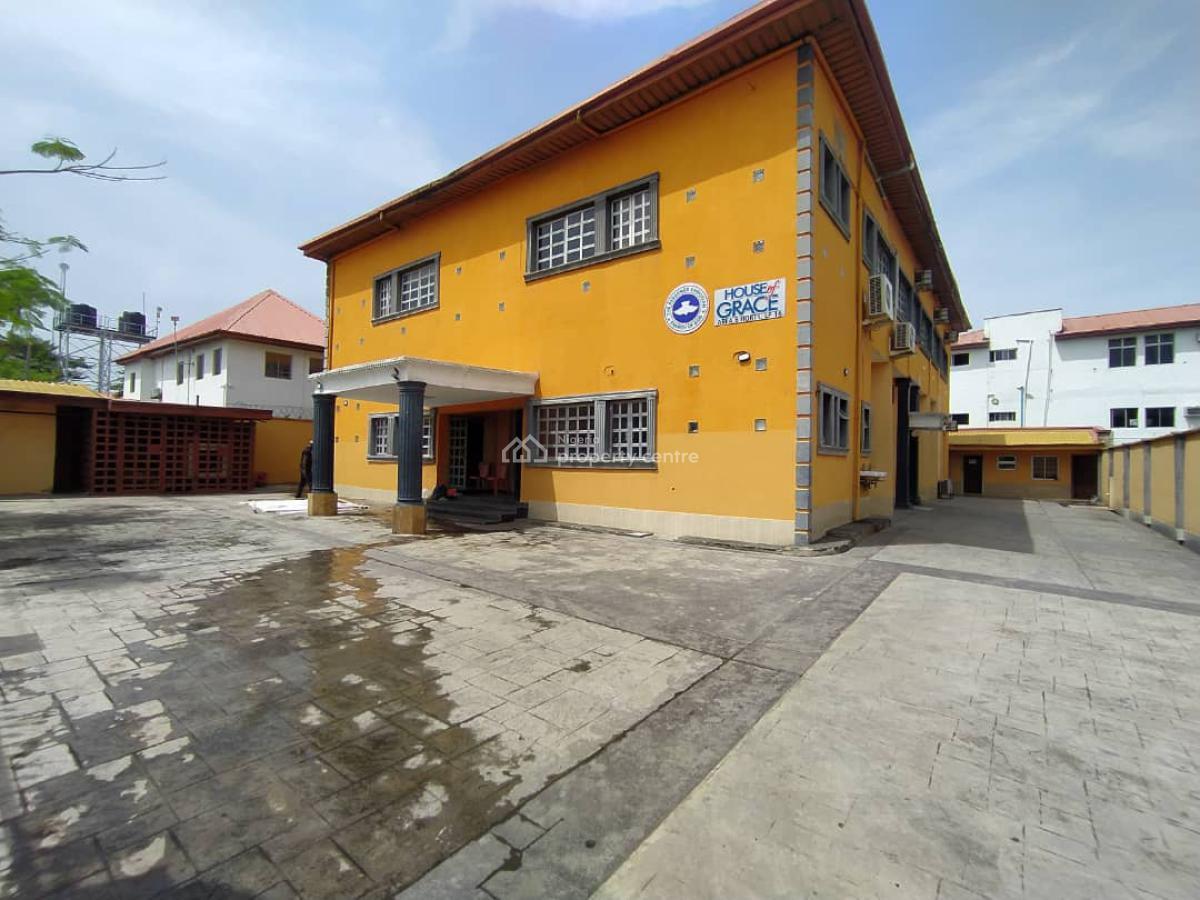 Plaza / complex / mall for sale