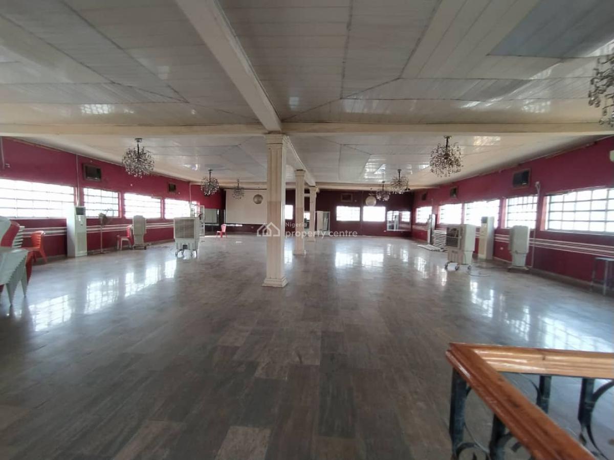 Plaza / complex / mall for sale