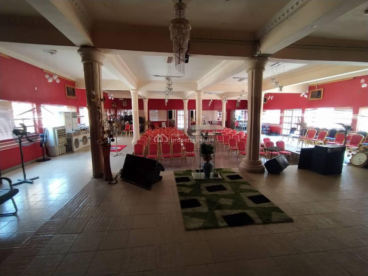 Plaza / complex / mall for sale