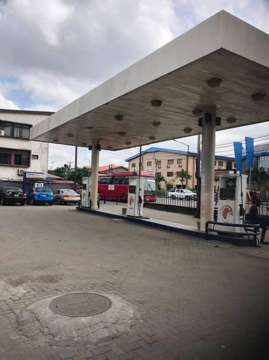 FOR SALE  1 Pump For DPK Underground Tank For PMS Is 70,000Litres. Underground Tank For AGO Is 125,000 Litres. Underground Tank For DPK Is 27,000litres. The Size Of Land Is 2 Plots.