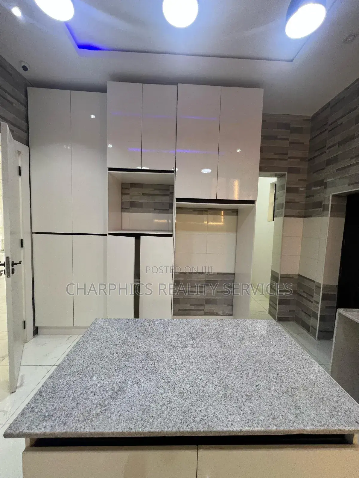 4bdrm Duplex in Lekki for sale