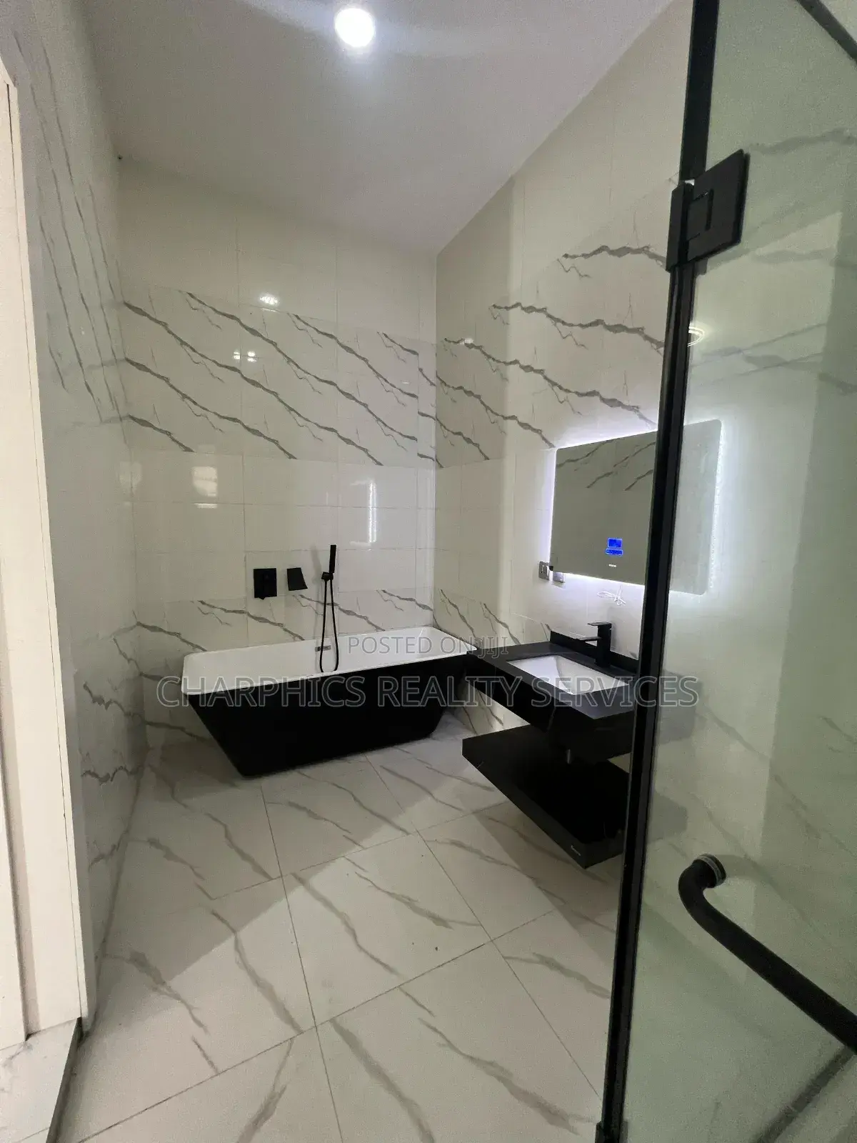 4bdrm Duplex in Lekki for sale