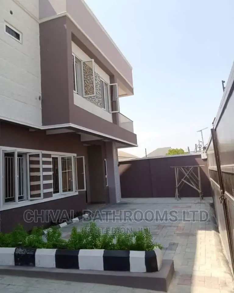 Terrace duplex newly build, pre payment metter installed, well finished, 4 bedroom with BQ