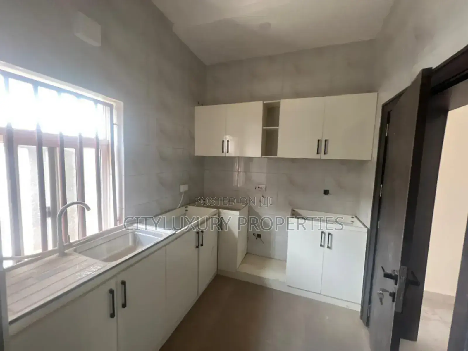 4bdrm Townhouse / Terrace in Guzape District for rent