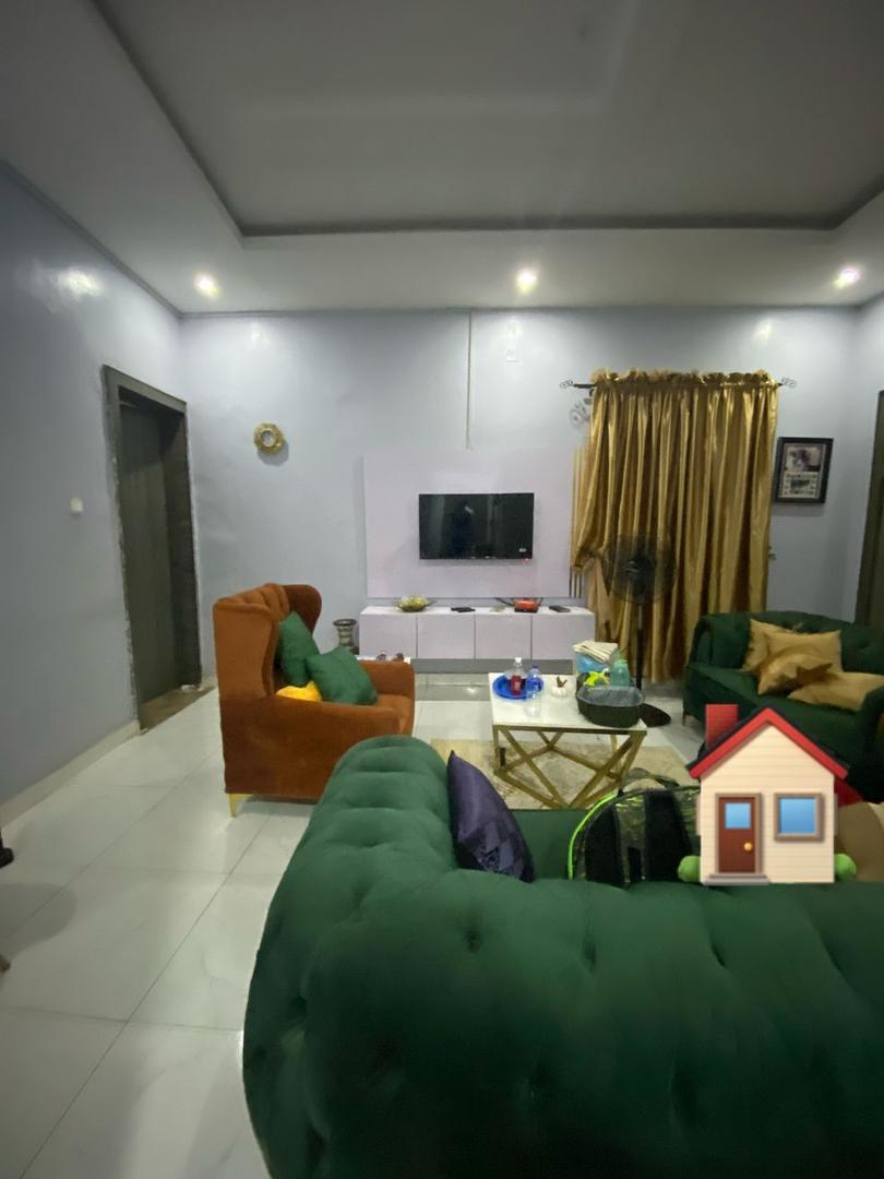 DISTRESS SALES  Neatly Used 3bedroom In a Serene & Gated Environment, (Mini Estate) off Bode Thomas, Surulere, Lagos.