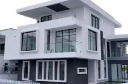 Newly Built 5 Bedroom