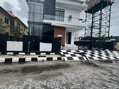 5bedroom Fully Detached Duplex with Swimming Pool, BQ