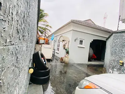 Detached bungalow for sale  Three Bedroom Bungalow with Swimming Pool Ocean Palm Estate, Sangotedo, Ajah, Lagos