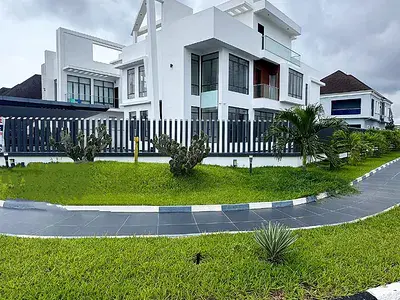 Detached duplex for sale  Five Bedroom Duplex with Pool, Cinema, Pool Osapa, Lekki, Lagos