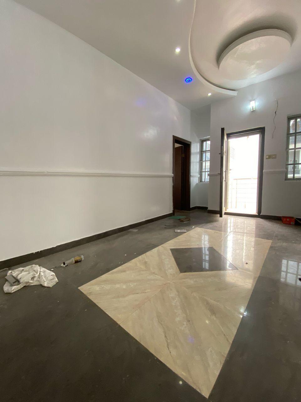 FOR SALE IN LEKKI PHASE 1  Brand new luxury 4Bedroom house, self compound, with BQ, gate house,  modern kitchen and restrooms, building approval
