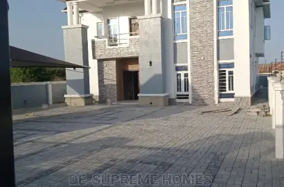 5bdrm Duplex in Beachwood Estate, Bogije for sale