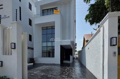 Newly Built And Smart 5 Bedroom Detached Duplex In A Gated Estate