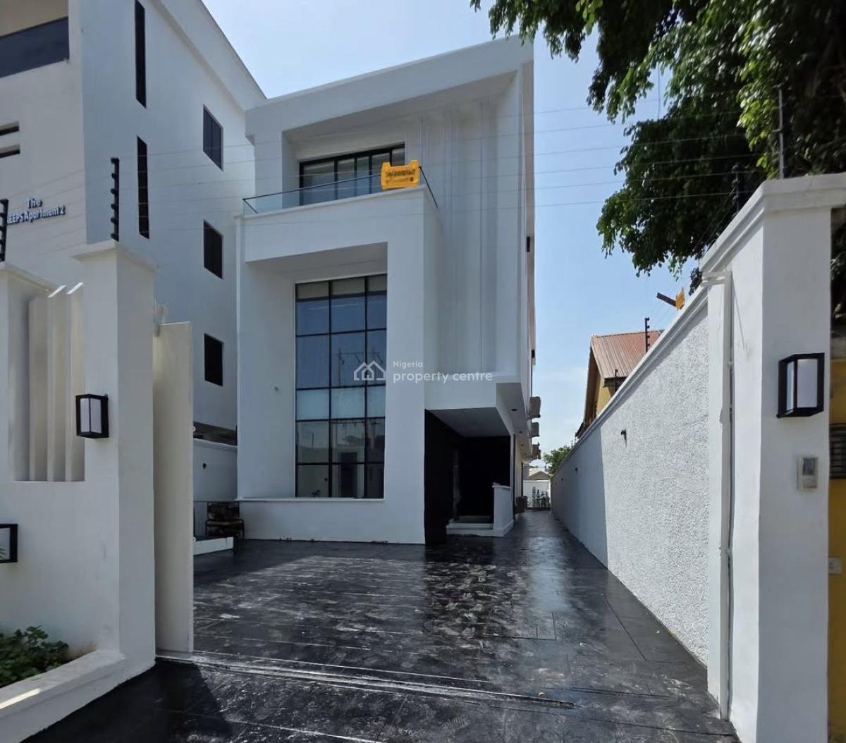 Newly Built And Smart 5 Bedroom Detached Duplex In A Gated Estate