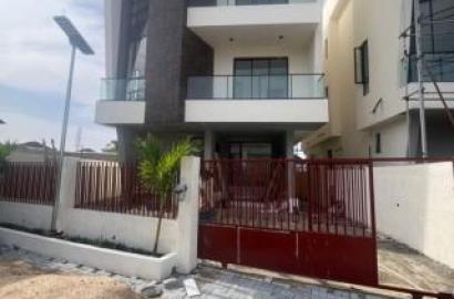 5 bedroom detached duplex for sale