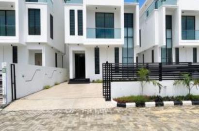5 bedroom detached duplex for sale