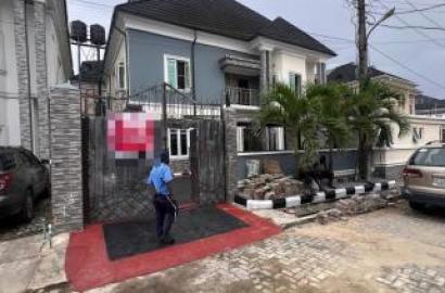 8 bedroom detached duplex for sale