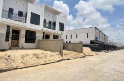 4 bedroom terraced duplex for sale