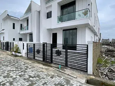 4 Bedroom Semi Detached