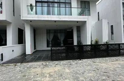 5 Bedroom Detached
