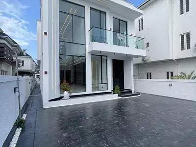 5 Bedroom Detached Duplex
