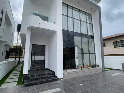 5 Bedroom Detached