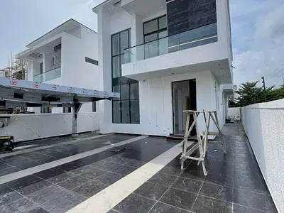 5 Bedroom Detached