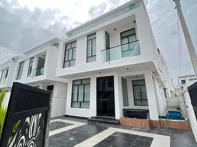 Detached duplex for sale  5 Bedroom Detached Duplex + BQ Chevron, Lekki, Lagos