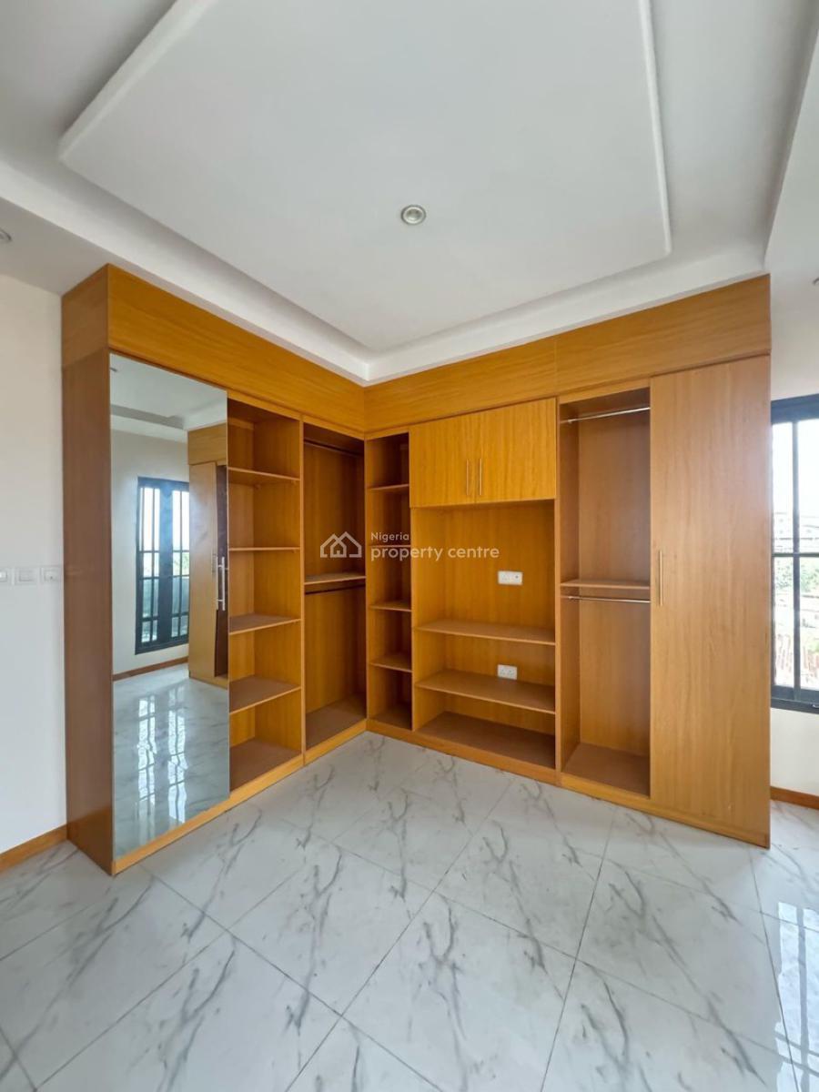 5 bedroom detached duplex for sale