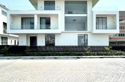 5 bedroom detached duplex for sale