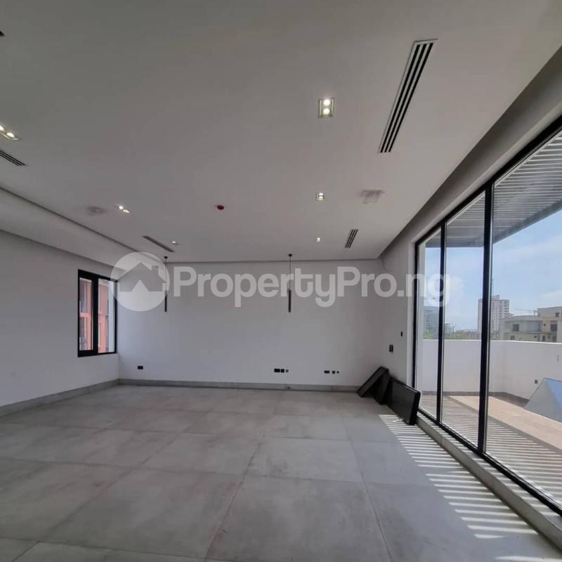 5 Bedroom Detached Duplex