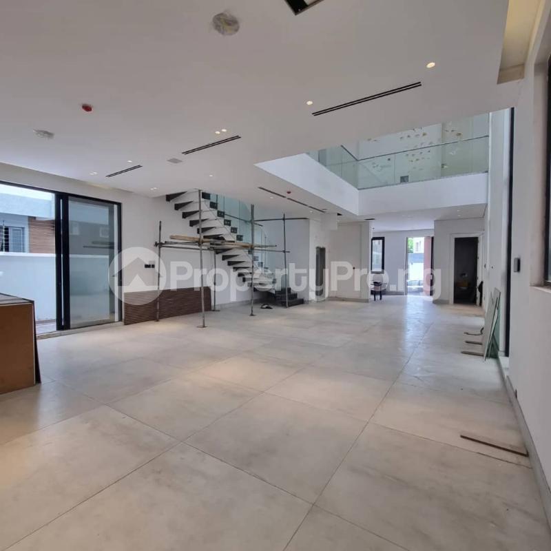 5 Bedroom Detached Duplex
