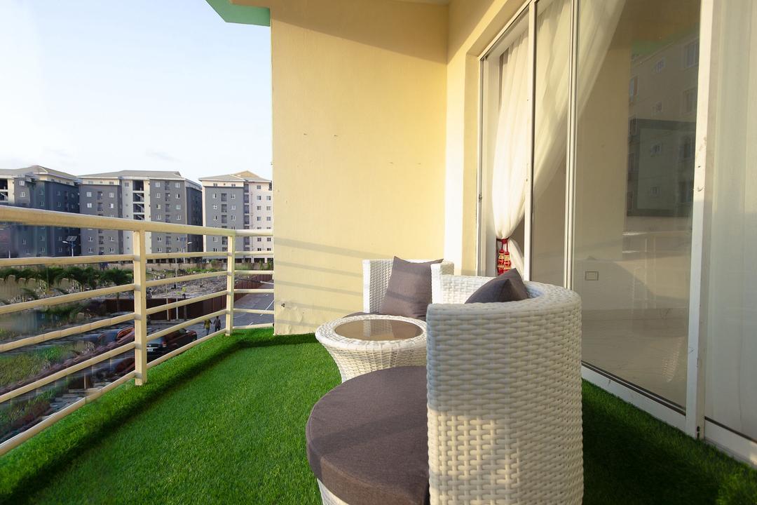RENT: Fully Furnished 4-Bedrooms All en-suite W/24hrs power, Balcony, Indoor Treadmill & Air hockey