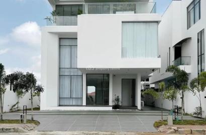 5 bedroom detached duplex for sale
