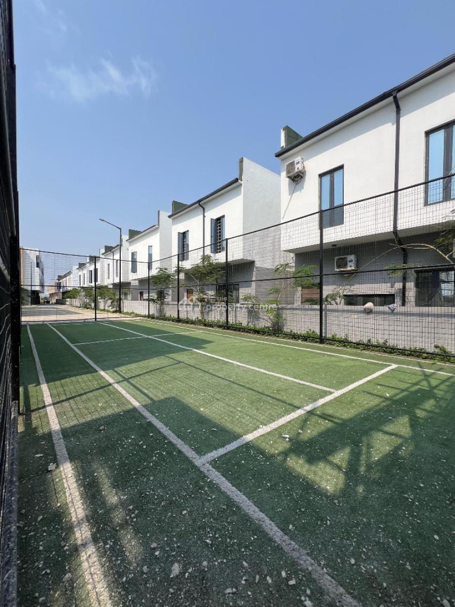 4 bedroom terraced duplex for sale