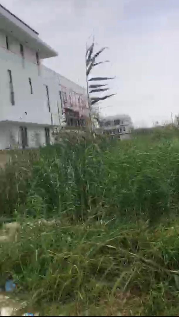 FOR SALE  800Sqm land for sale In Hampton Bay Estate, beside Cowrie Creek, IKATE Lekki