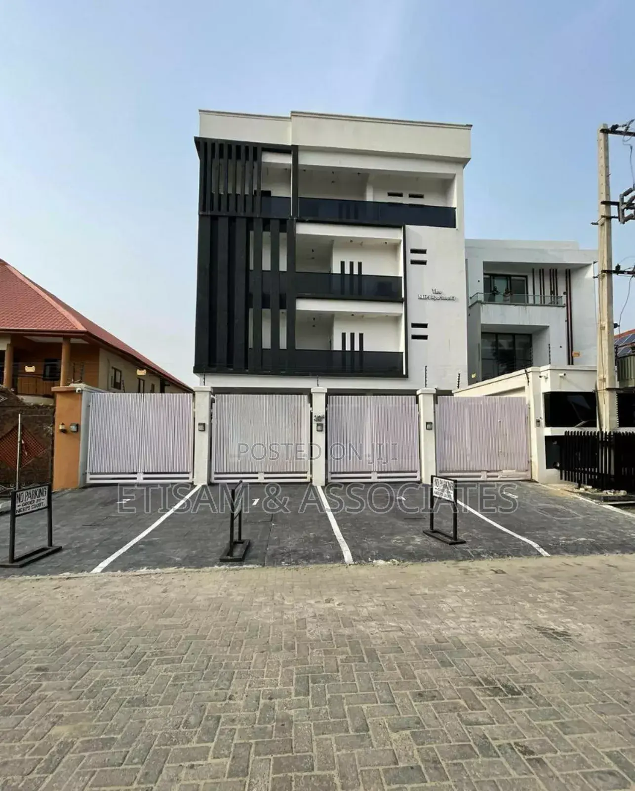 Furnished 4bdrm Maisonette in Ln Secured Estate, Lekki Phase 1 for sale