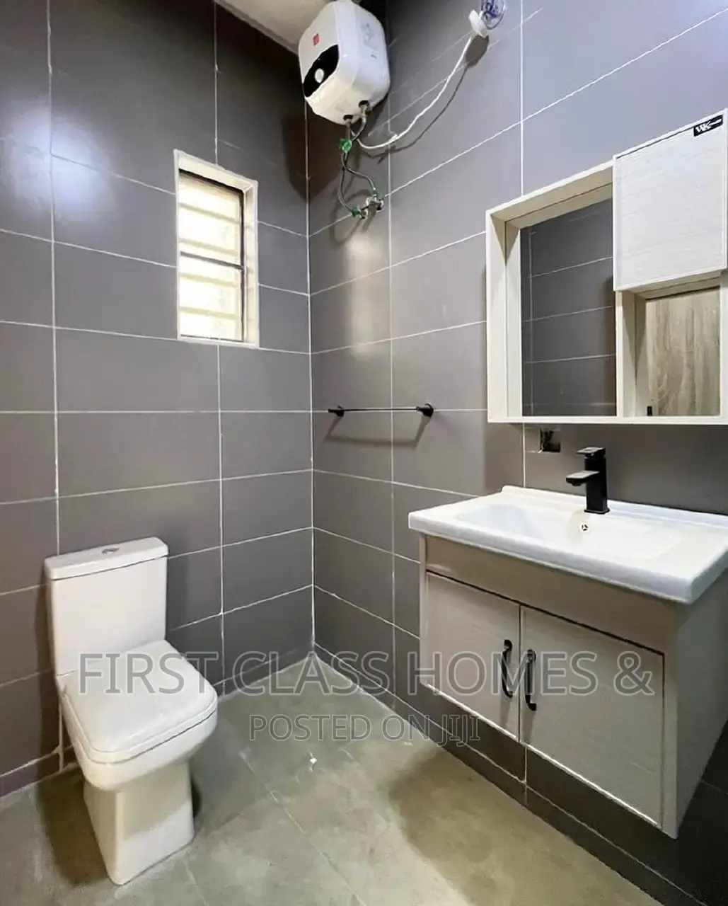 4bdrm Townhouse/Terrace in Orchid Road, Chevron for Sale