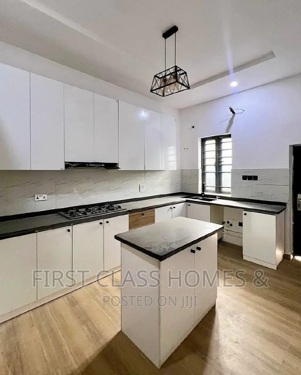 4bdrm Townhouse/Terrace in Orchid Road, Chevron for Sale