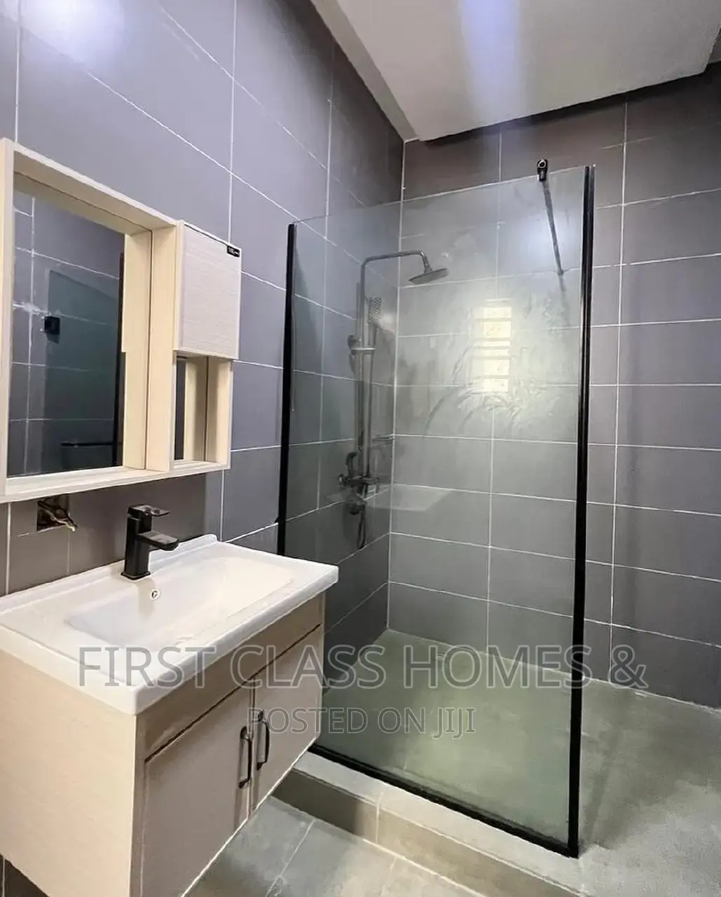 4bdrm Townhouse/Terrace in Orchid Road, Chevron for Sale