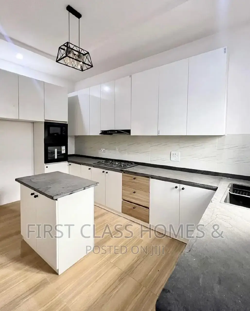 4bdrm Townhouse/Terrace in Orchid Road, Chevron for Sale