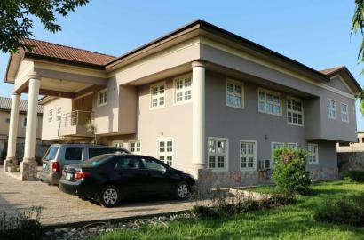 Massive 6 bedroom Duplex with two sitting rooms,lounge upstairs and massive compound sitting on over 900sqms of land in good at  estate Arepo & a bare land measuring over 900sqm